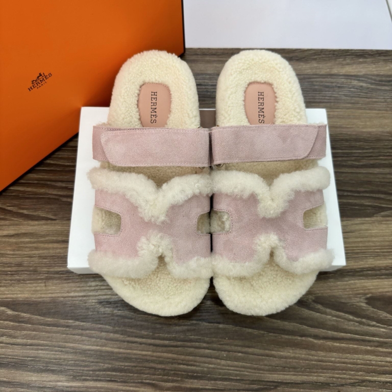 H**mes slippers